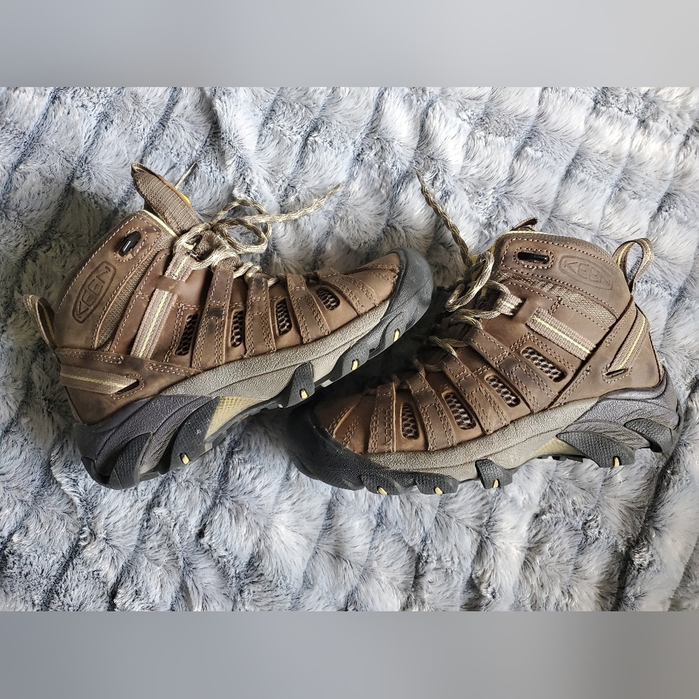 Keen Voyageur Hiking Boots